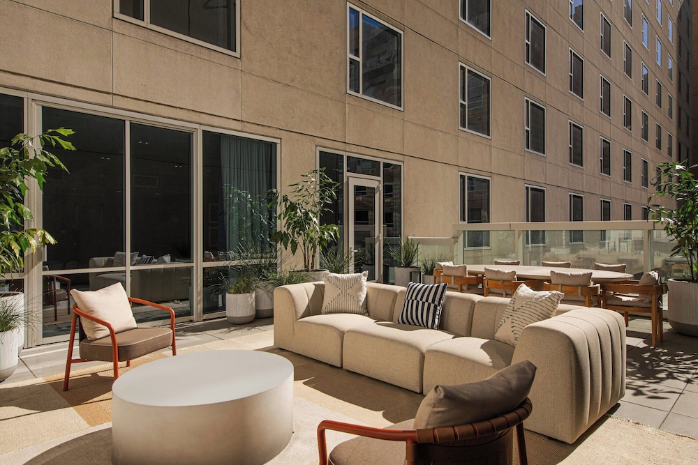 W Hollywood — Hotel building in Los Angeles, California