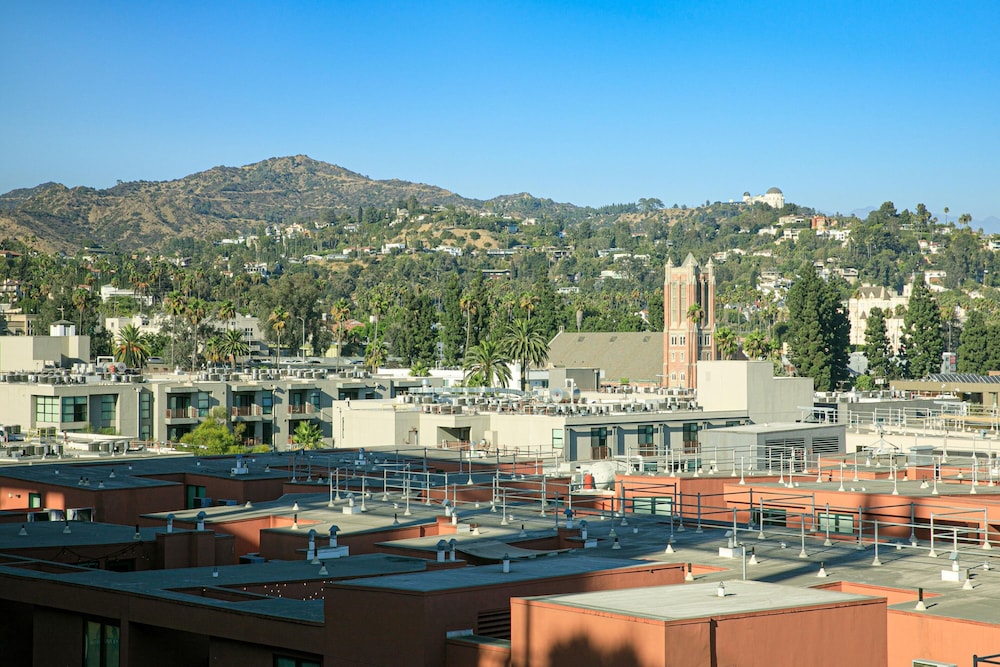 W Hollywood — Attractions in the area in Los Angeles, California