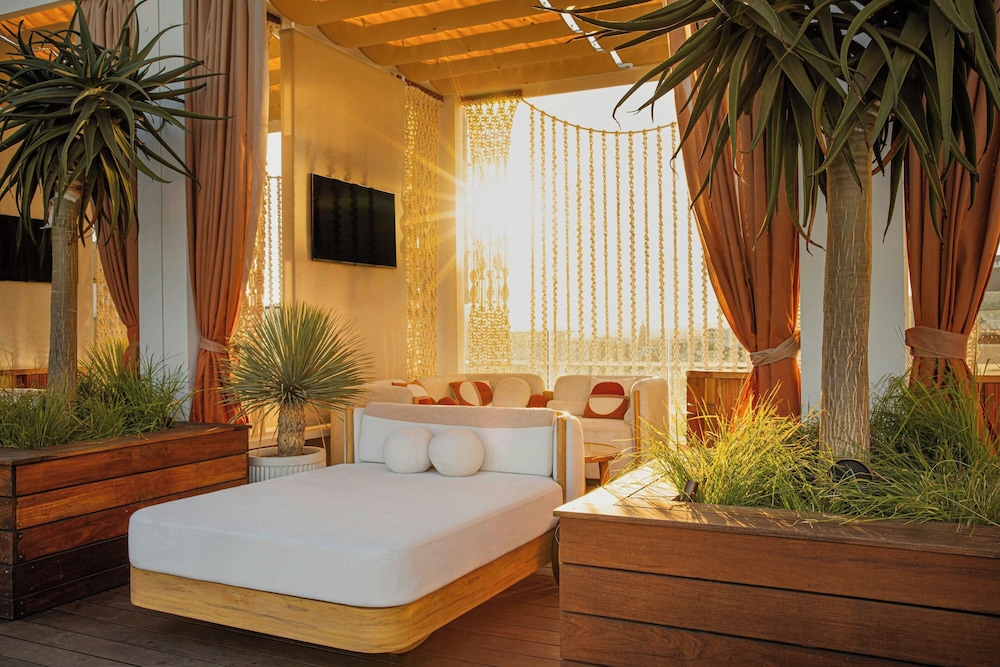 W Hollywood — Hotel rooms in Los Angeles, California