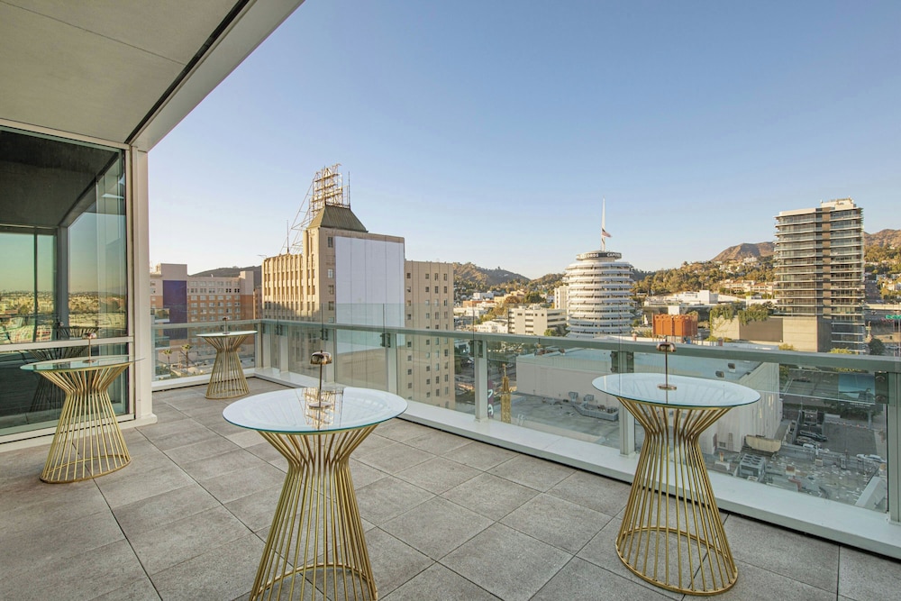 W Hollywood — Restaurant & bars in Los Angeles, California