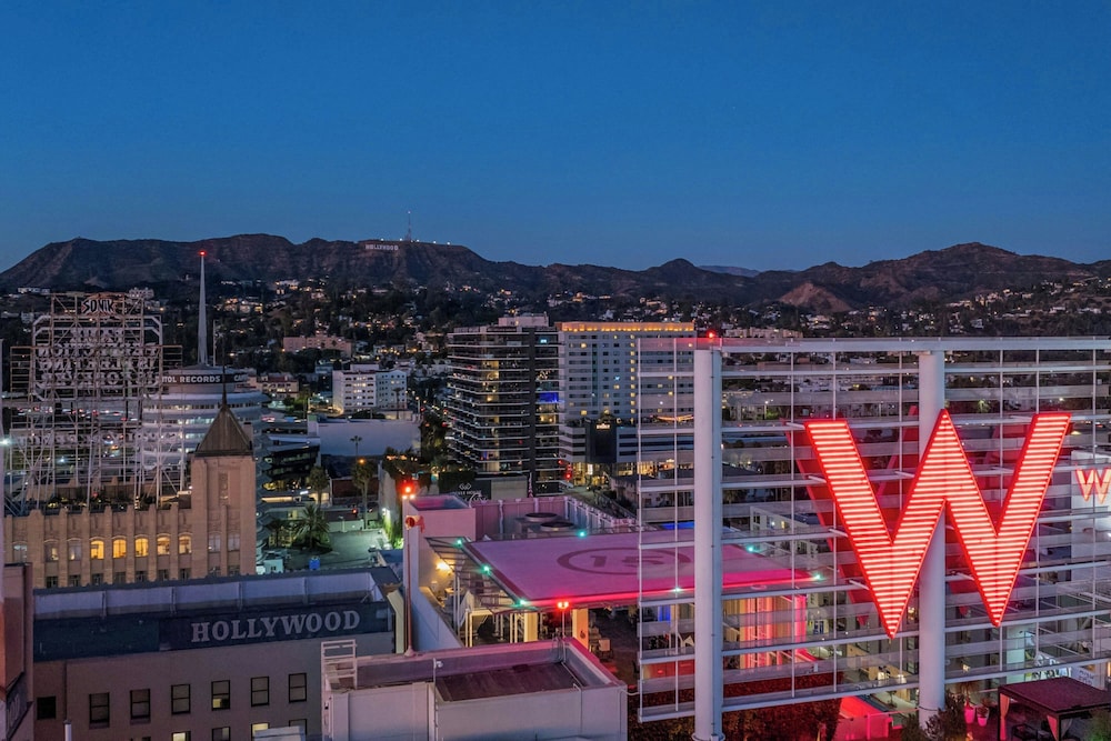 W Hollywood — Attractions in the area in Los Angeles, California