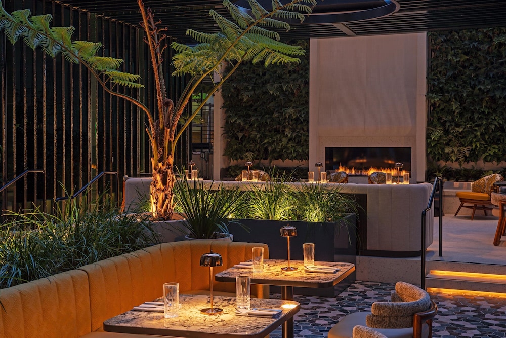 W Hollywood — Restaurant & bars in Los Angeles, California
