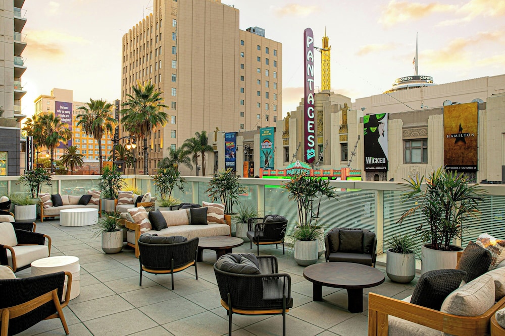 W Hollywood — Attractions in the area in Los Angeles, California