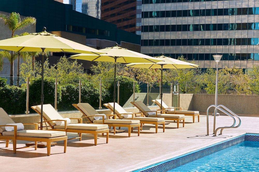 The Westin Bonaventure Hotel and Suites, Los Angeles - zdjęcie 2