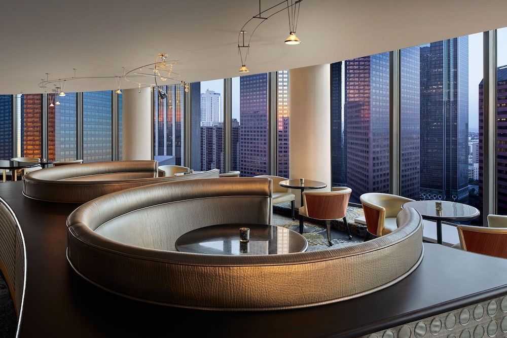 The Westin Bonaventure Hotel and Suites, Los Angeles — Restaurant & bars in Los Angeles, California