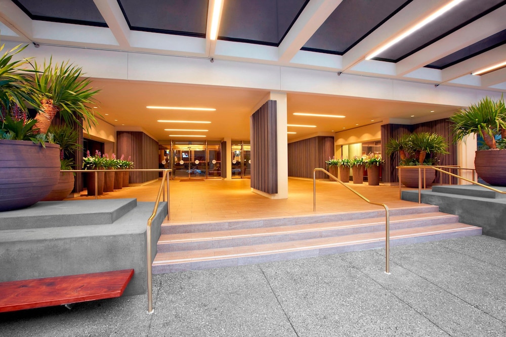 The Westin Bonaventure Hotel and Suites, Los Angeles — Hotel building in Los Angeles, California