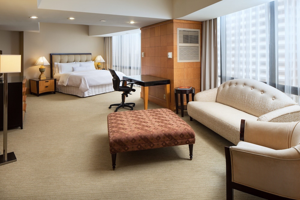 The Westin Bonaventure Hotel and Suites, Los Angeles — Hotel rooms in Los Angeles, California