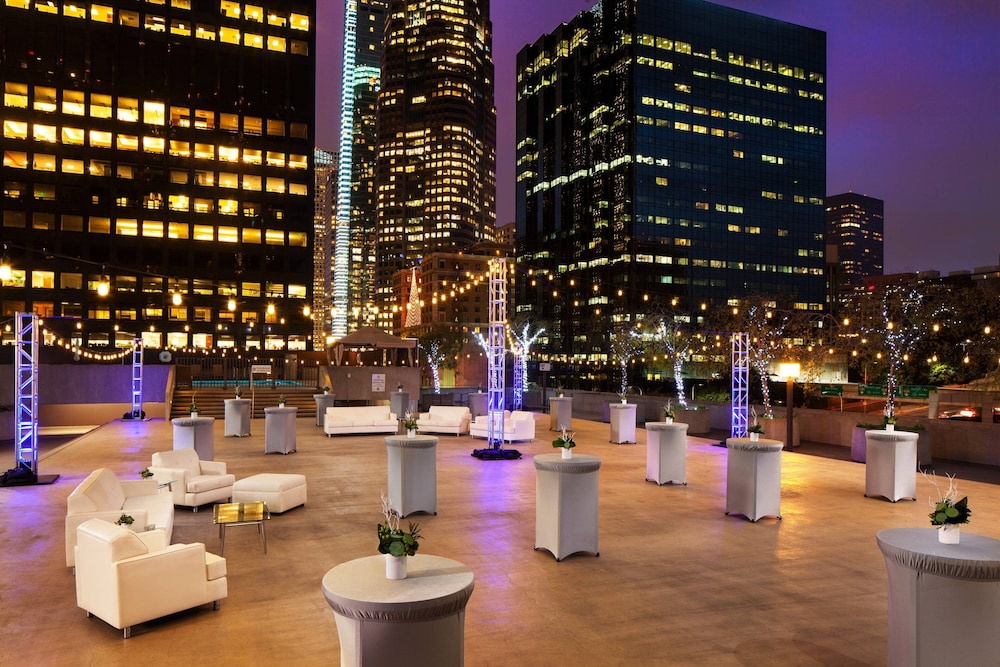 The Westin Bonaventure Hotel and Suites, Los Angeles — Restaurant & bars in Los Angeles, California