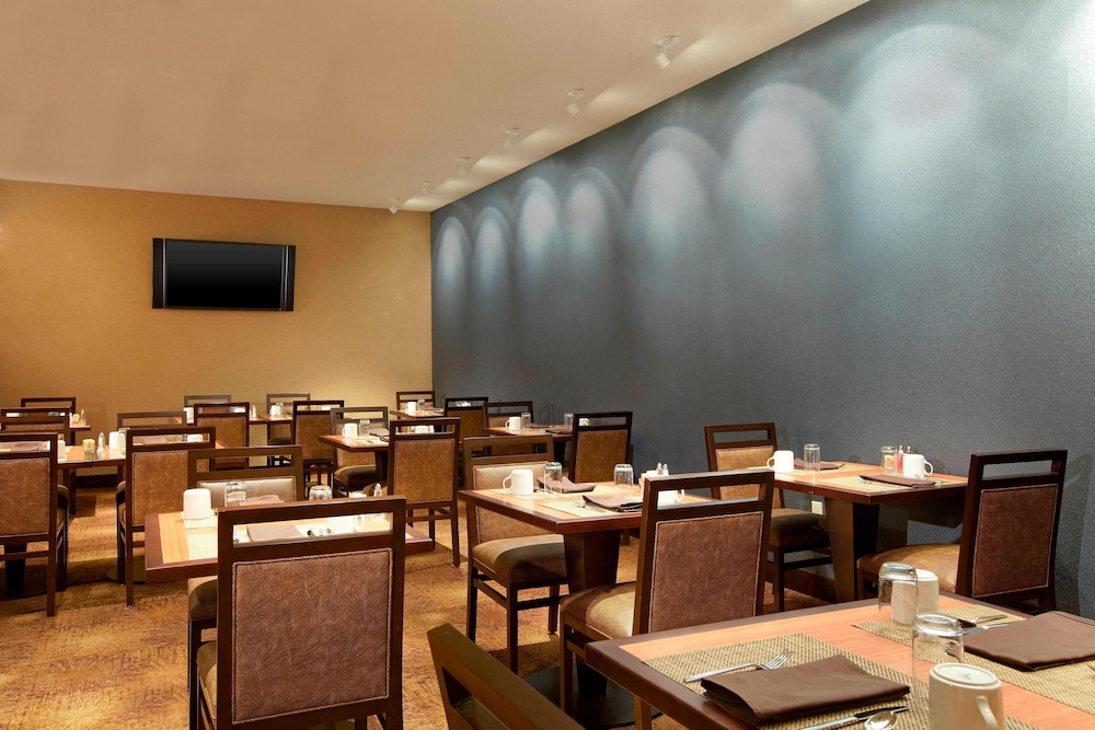 The Westin Bonaventure Hotel and Suites, Los Angeles — Restaurant & bars in Los Angeles, California
