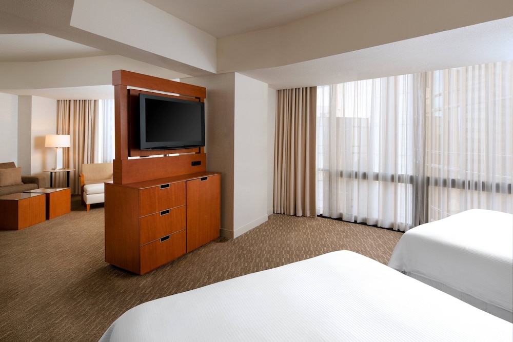 The Westin Bonaventure Hotel and Suites, Los Angeles — Hotel rooms in Los Angeles, California