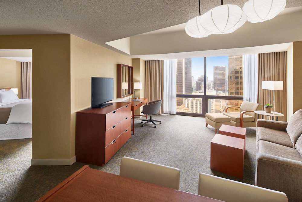 The Westin Bonaventure Hotel and Suites, Los Angeles — Hotel rooms in Los Angeles, California