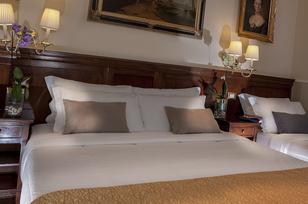Hotel des Artistes — Hotel rooms in Rome, Lazio