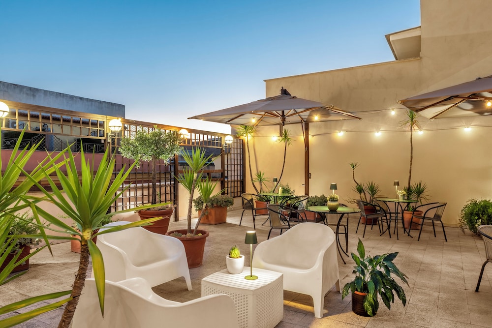 Hotel des Artistes — Restaurant & bars in Rome, Lazio