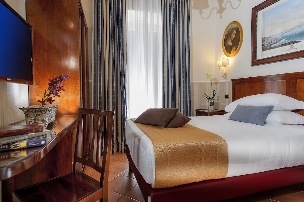Hotel des Artistes — Hotel rooms in Rome, Lazio