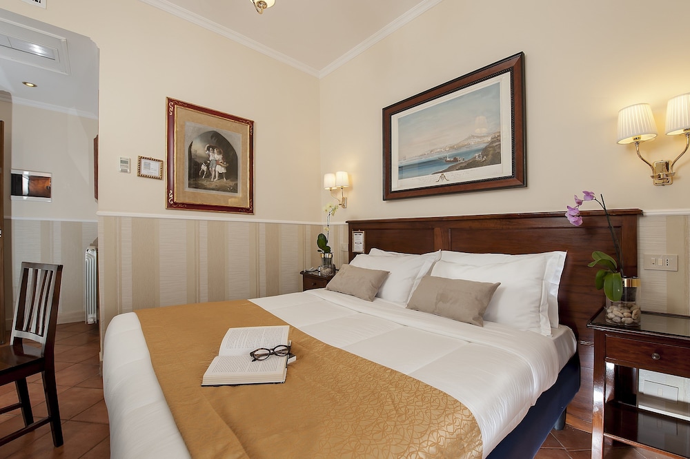 Hotel des Artistes — Hotel rooms in Rome, Lazio