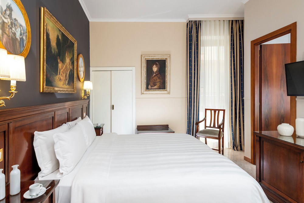 Hotel des Artistes — Hotel rooms in Rome, Lazio