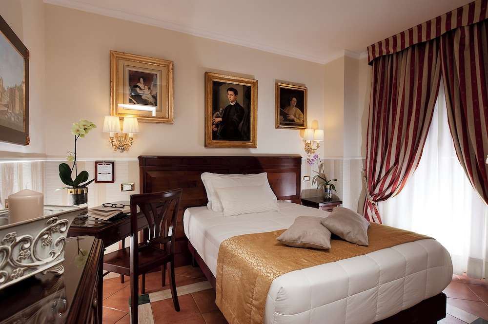 Hotel des Artistes — Hotel rooms in Rome, Lazio
