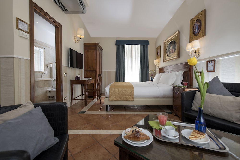 Hotel des Artistes — Hotel rooms in Rome, Lazio