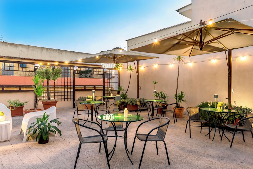 Hotel des Artistes — Restaurant & bars in Rome, Lazio