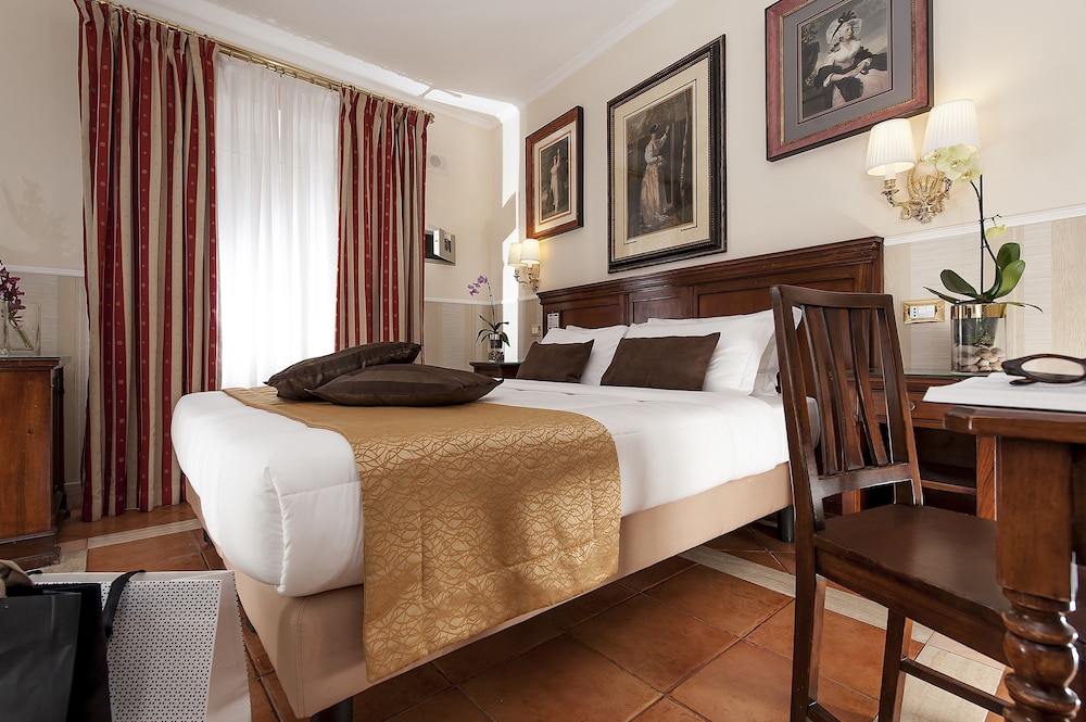 Hotel des Artistes — Hotel rooms in Rome, Lazio
