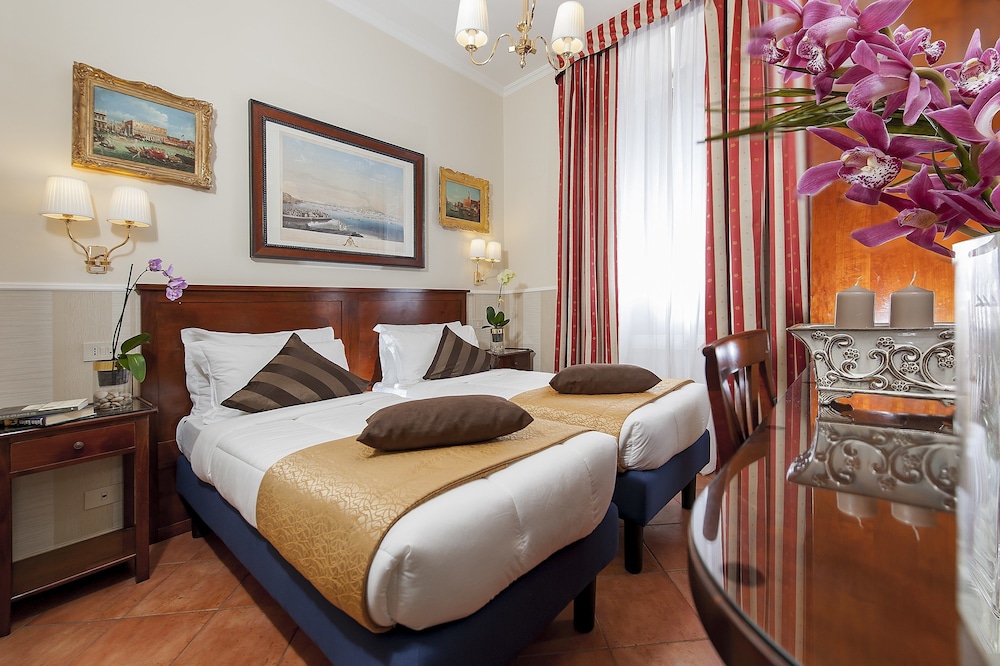 Hotel des Artistes — Hotel rooms in Rome, Lazio