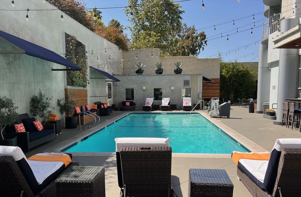 Hotel Angeleno — Swimming pool in Los Angeles, California