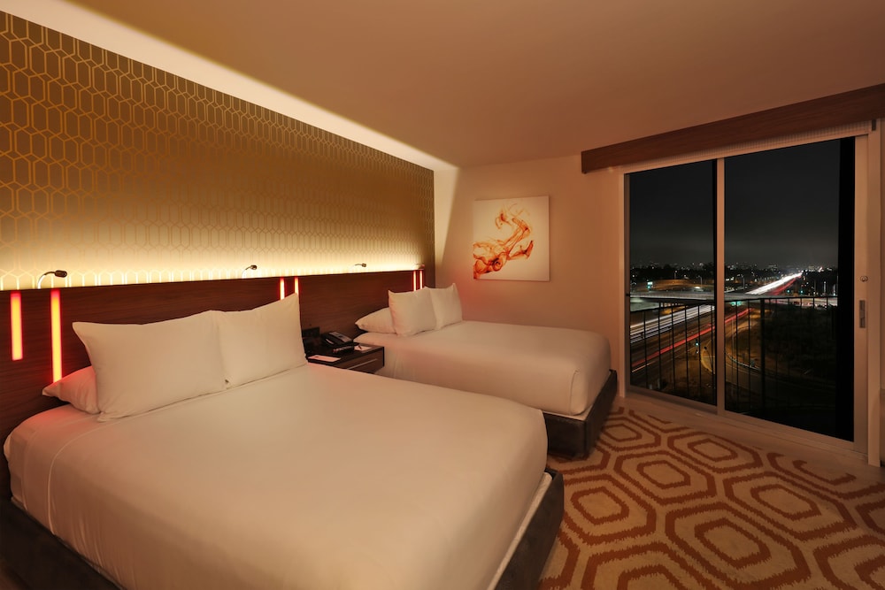 Hotel Angeleno — Hotel rooms in Los Angeles, California