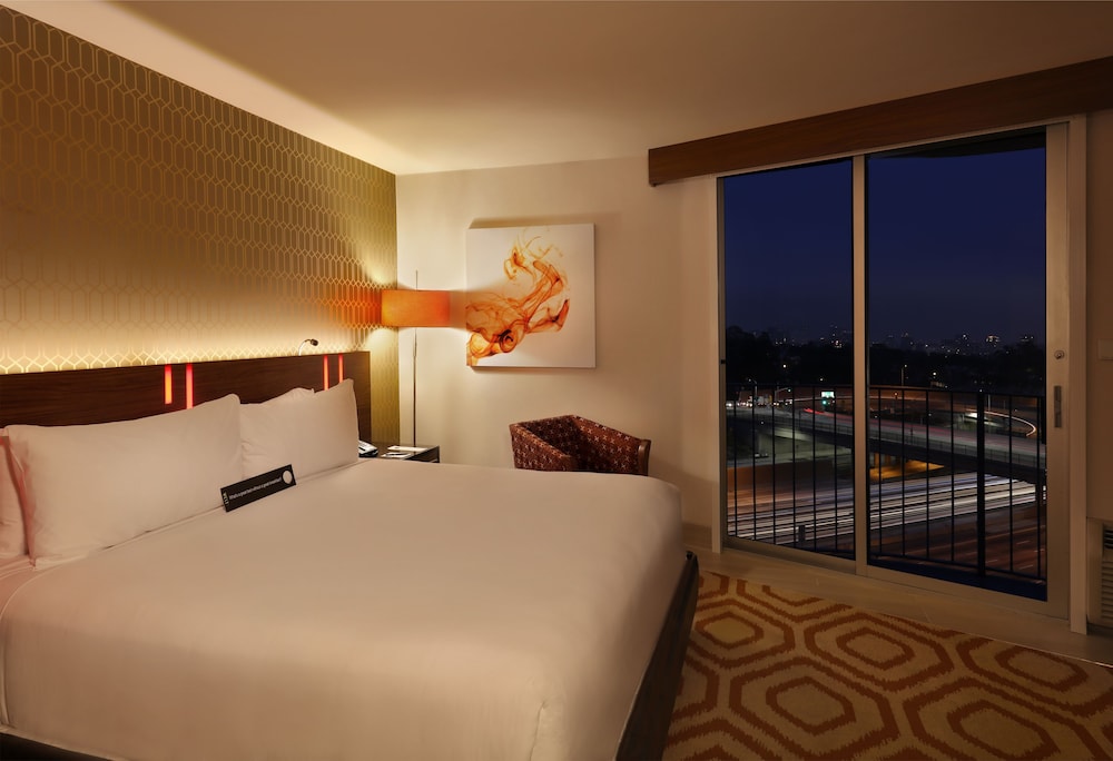 Hotel Angeleno — Hotel rooms in Los Angeles, California