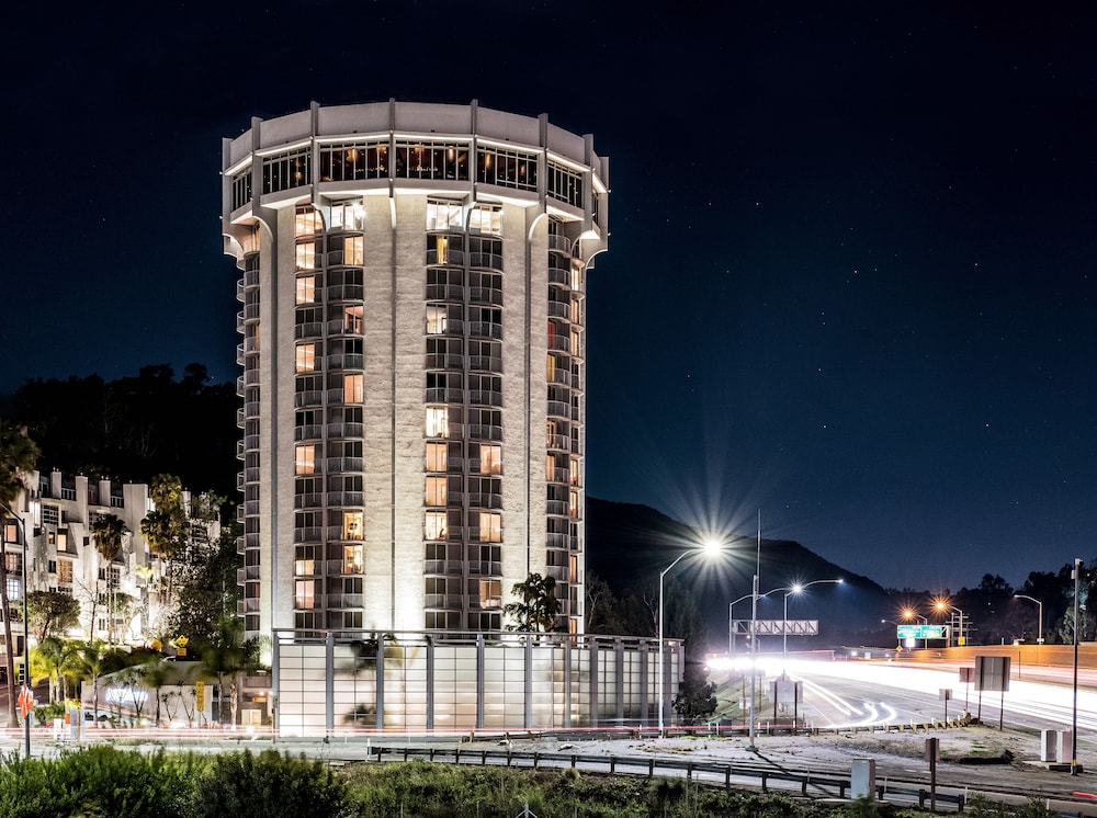 Hotel Angeleno — Hotel building in Los Angeles, California