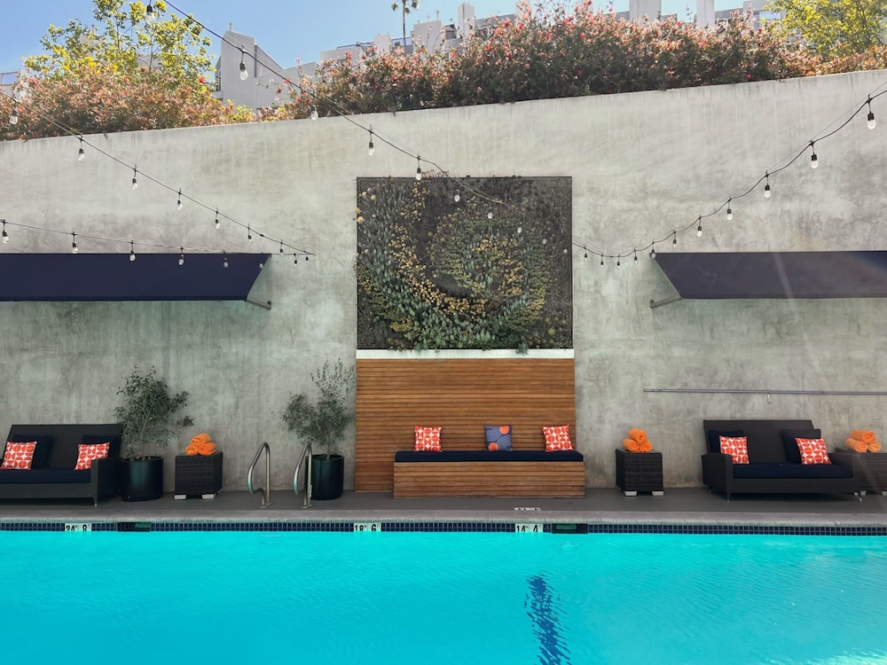 Hotel Angeleno — Swimming pool in Los Angeles, California