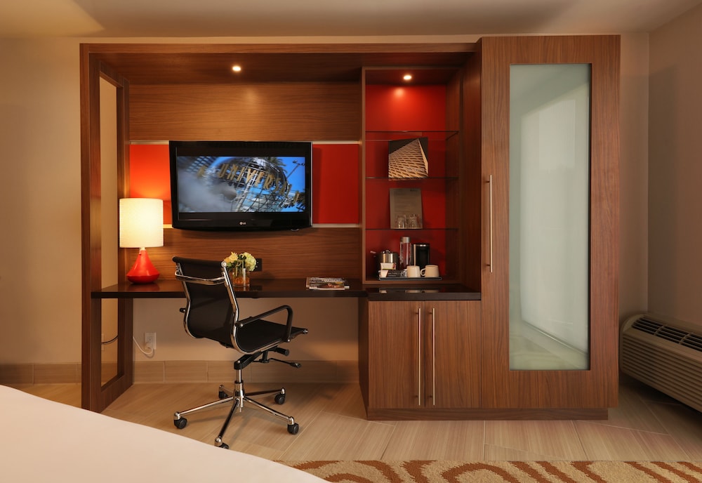Hotel Angeleno — Hotel rooms in Los Angeles, California