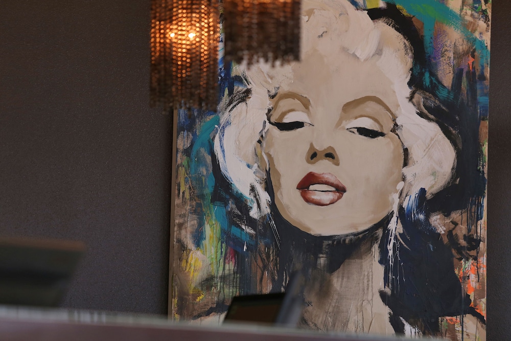 Hotel Angeleno — Restaurant & bars in Los Angeles, California