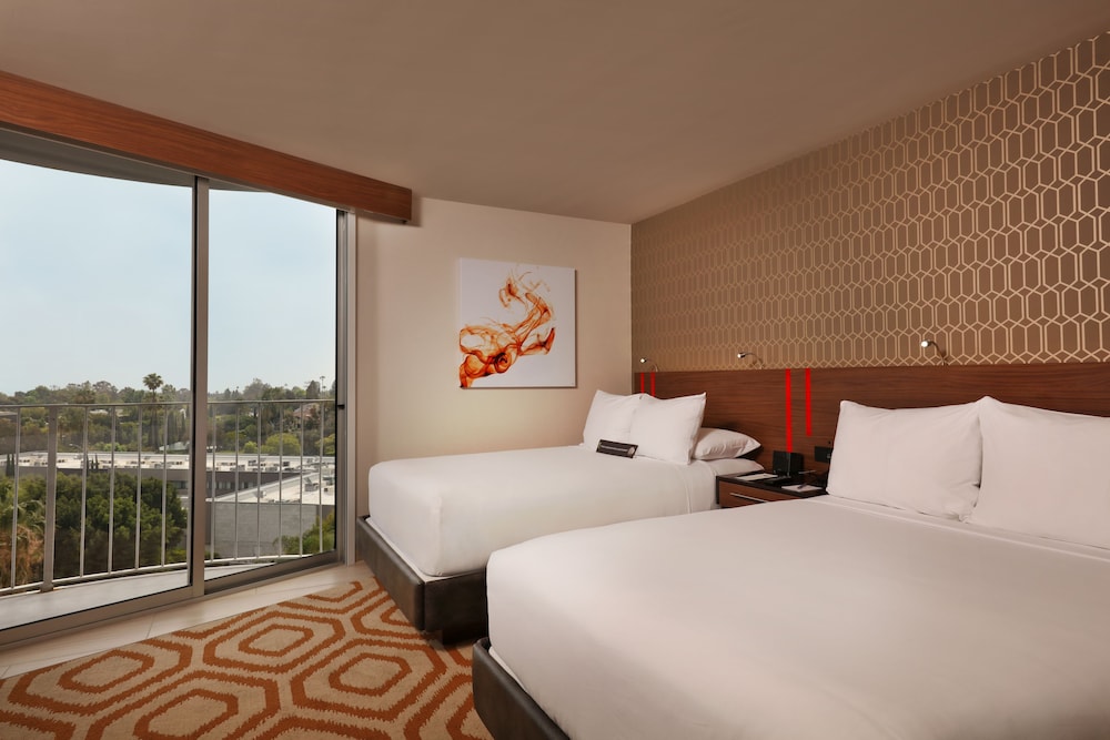 Hotel Angeleno — Hotel rooms in Los Angeles, California