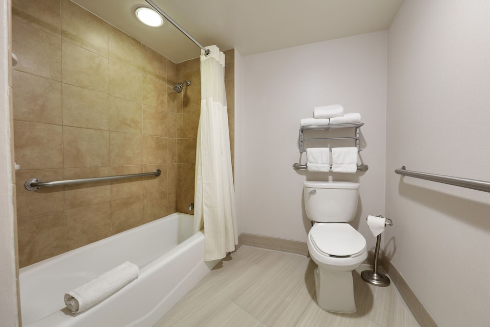 Hotel Angeleno — Hotel rooms in Los Angeles, California