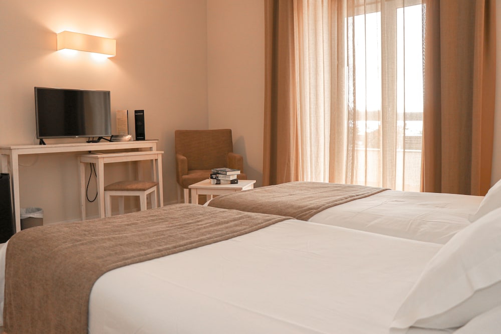 Hotel Solar do Bom Jesus — Hotel rooms in Santa Cruz, Madeira