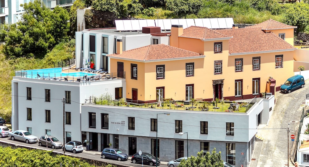 Hotel Solar do Bom Jesus — Hotel building in Santa Cruz, Madeira