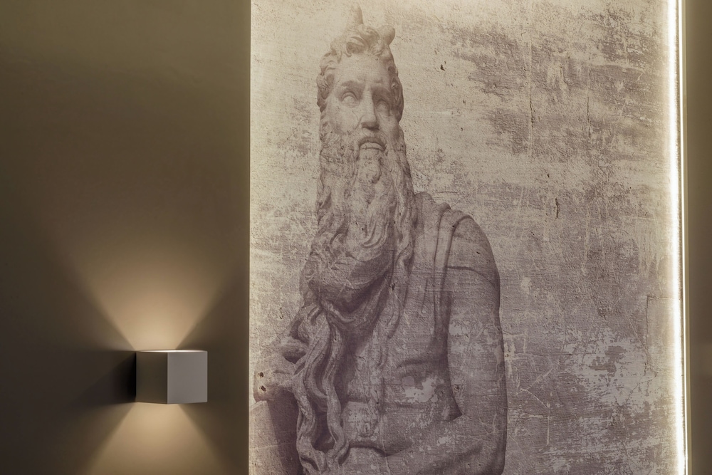 Hotel Regno by Hannah Hotels Collection — Hotel building in Rome, Lazio