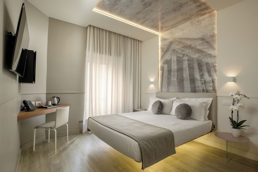 Hotel Regno by Hannah Hotels Collection — Hotel rooms in Rome, Lazio