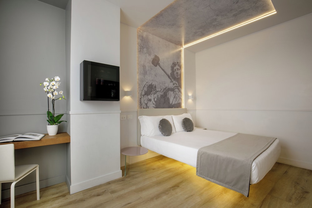 Hotel Regno by Hannah Hotels Collection — Hotel rooms in Rome, Lazio