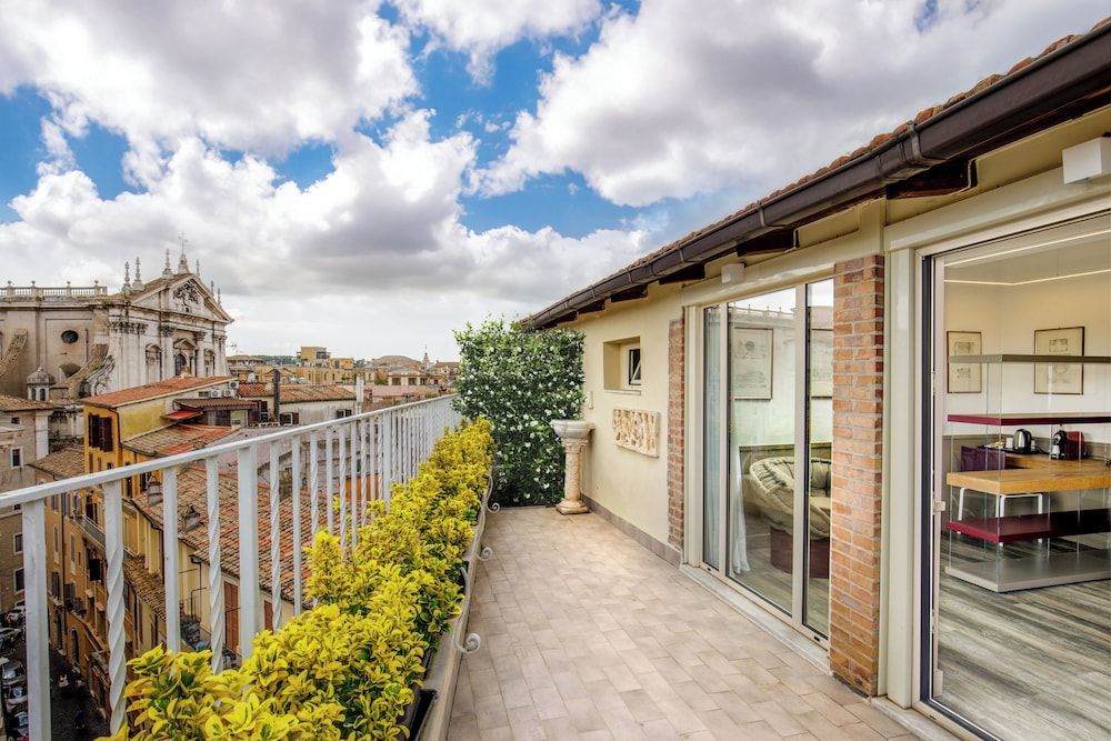 Hotel Regno by Hannah Hotels Collection — Hotel building in Rome, Lazio