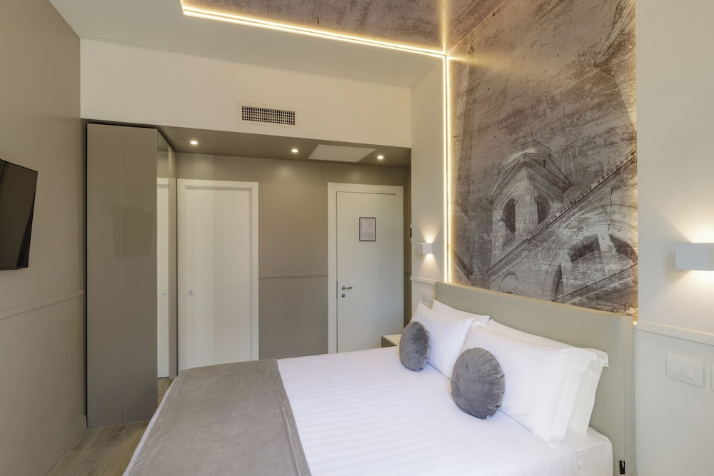 Hotel Regno by Hannah Hotels Collection — Hotel rooms in Rome, Lazio