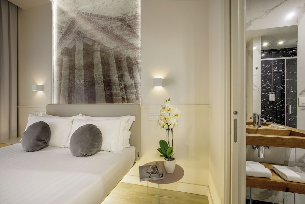 Hotel Regno by Hannah Hotels Collection — Hotel rooms in Rome, Lazio