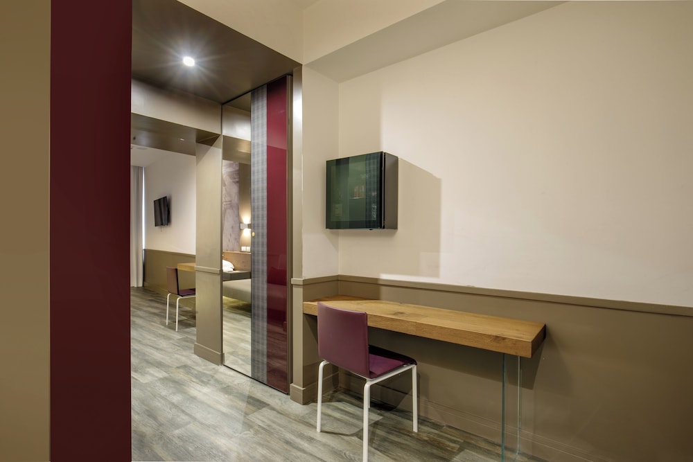 Hotel Regno by Hannah Hotels Collection — Hotel rooms in Rome, Lazio