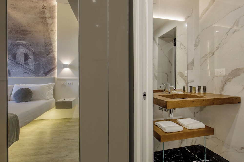 Hotel Regno by Hannah Hotels Collection — Hotel rooms in Rome, Lazio
