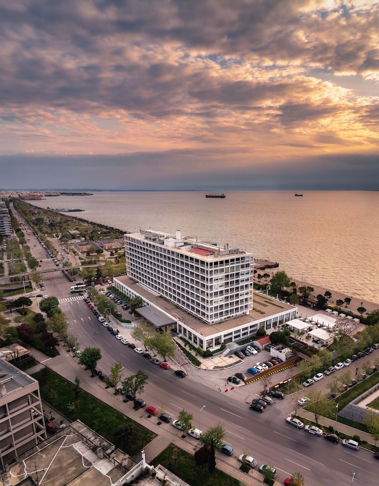 Makedonia Palace