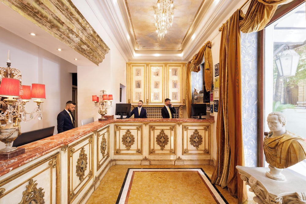 ROMANICO PALACE LUXURY HOTEL & SPA — Hotel building in Rome, Lazio