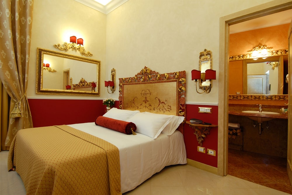 ROMANICO PALACE LUXURY HOTEL & SPA — Hotel rooms in Rome, Lazio