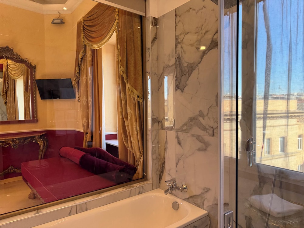 ROMANICO PALACE LUXURY HOTEL & SPA — Hotel rooms in Rome, Lazio