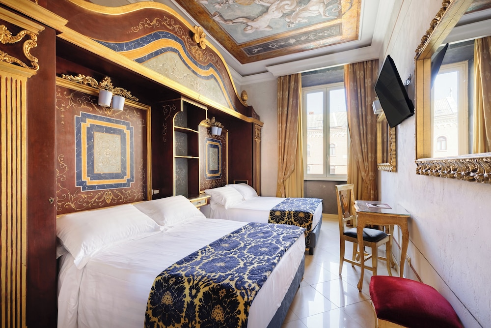 ROMANICO PALACE LUXURY HOTEL & SPA — Hotel rooms in Rome, Lazio