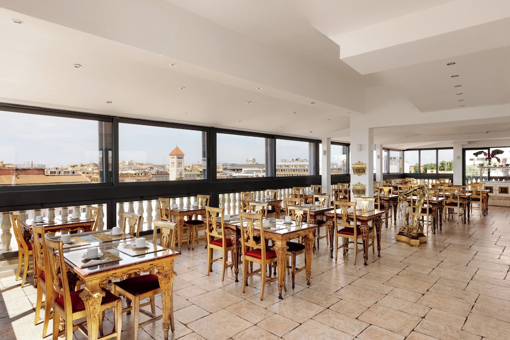 ROMANICO PALACE LUXURY HOTEL & SPA — Restaurant & bars in Rome, Lazio